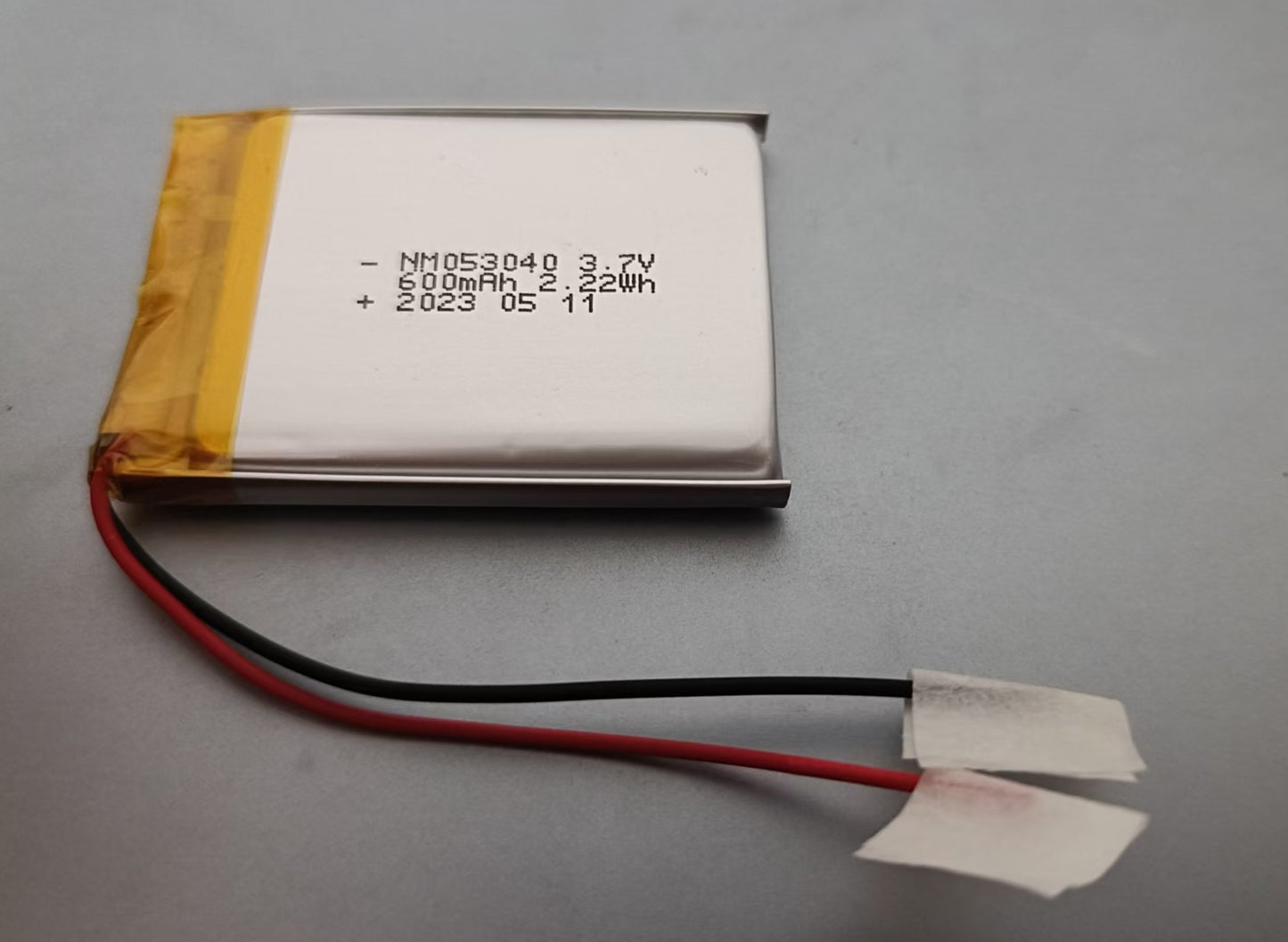Non-magnetic battery NM503040 with wires